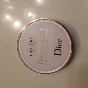 Dior Capture Dream Skin Fresh & Perfect 020